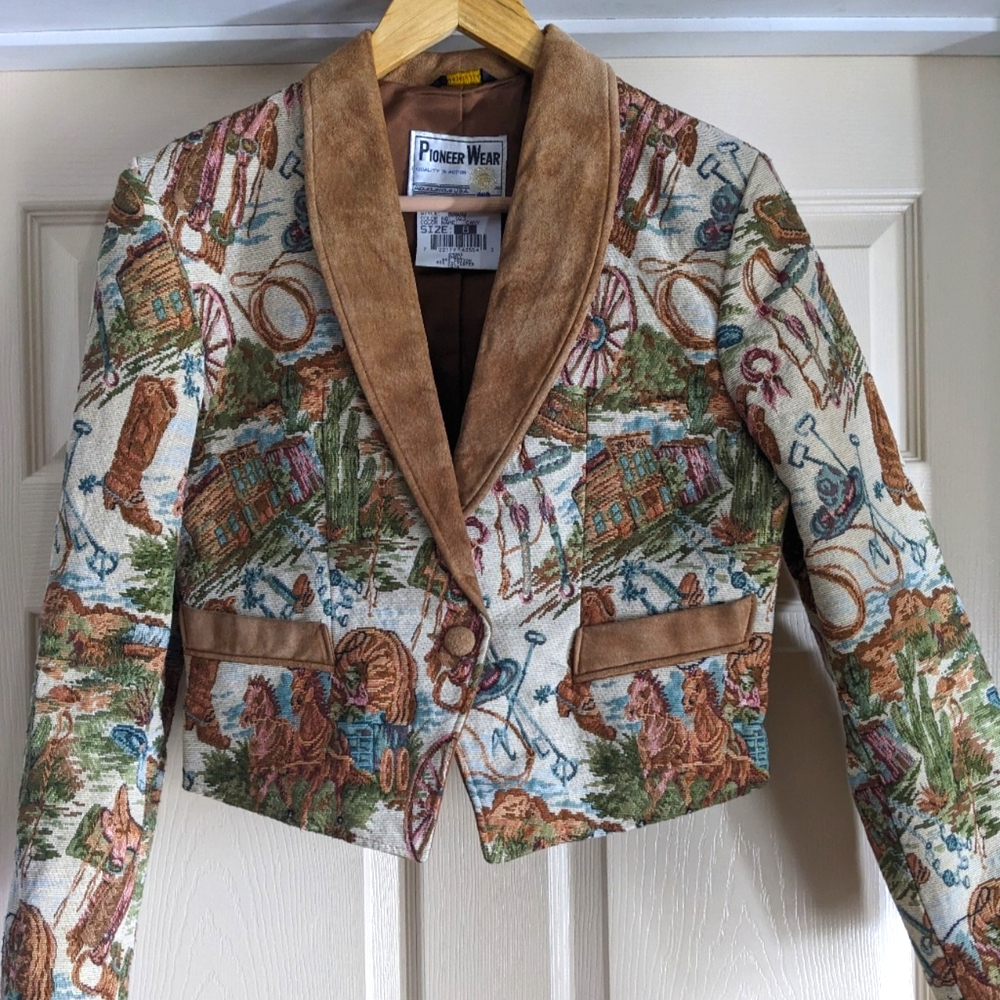 Pioneer Wear Women's Vintage Tapestry Western Jacket